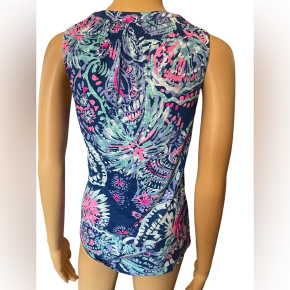 Lilly Pulitzer Gypsea Girl Print Tropical Coastal Preppy Button Up Essie Top - Picture 4 of 6